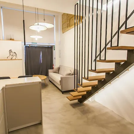 Guernica Luxury Duplex - Location, Light, And Art-2